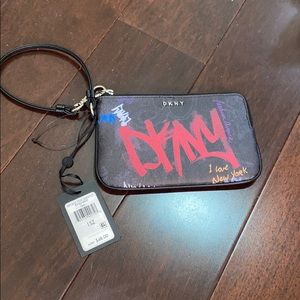 DKNY BRYANT ITEM WRISTLET